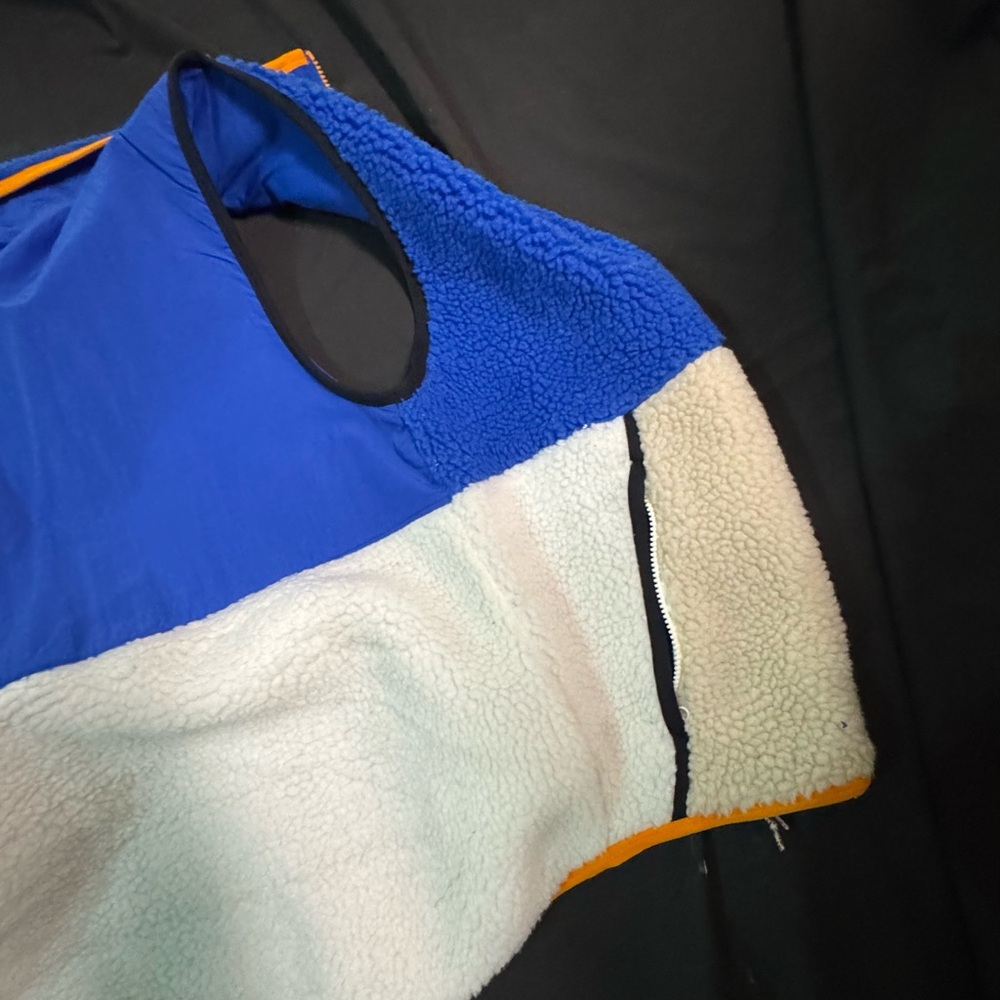 Nike Blue and Cream Fleece Vest - Picture 11 of 12